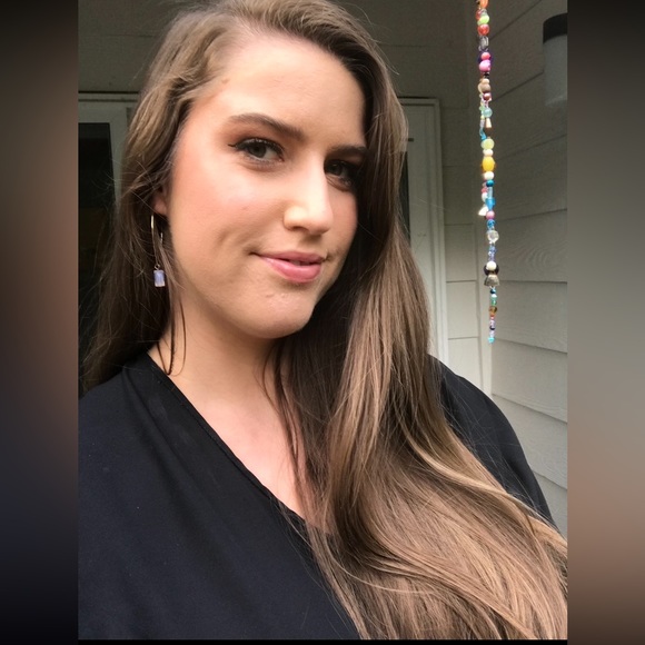 Live 5/23 9pm! Allikins is live! Like this post to be notified! - Picture 1 of 5